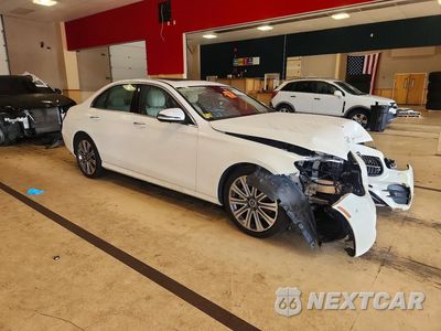 Czwarte zdjęcie samochodu z boku: 2022 MERCEDES-BENZ E 350 4MATIC VIN:W1KZF8EB8NB033215 - miniatura