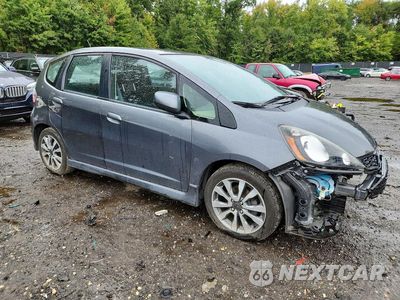 Czwarte zdjęcie samochodu z boku: 2013 HONDA FIT SPORT VIN:JHMGE8H50DC052620 - miniatura