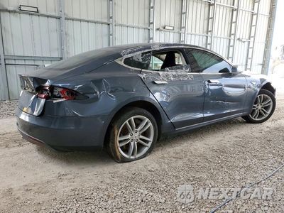 Trzecie zdjęcie samochodu z tyłu: 2013 TESLA MODEL S VIN:5YJSA1CN9DFP27695 - miniatura