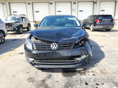 Piąte zdjęcie samochodu w środku: 2015 VOLKSWAGEN PASSAT SE VIN:1VWBV7A35FC012483 - miniatura