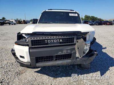 Piąte zdjęcie samochodu w środku: 2025 TOYOTA LAND CRUISER BASE VIN:JTEABFAJ0S5017200 - miniatura