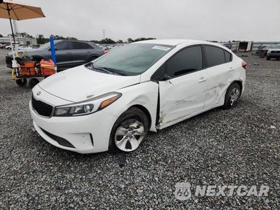 2017 KIA FORTE LX 3KPFK4A71HE083013 - główne zdjęcie licytacji z USA - miniatura