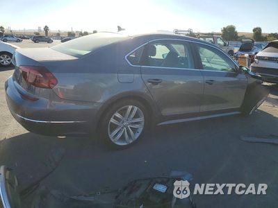 Trzecie zdjęcie samochodu z tyłu: 2018 VOLKSWAGEN PASSAT SEL PREMIUM VIN:1VWCA7A35JC030121 - miniatura