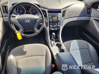 Zdjęcie 8 z 12 samochodu: 2011 HYUNDAI SONATA SE VIN:5NPEC4AC8BH289115 - miniatura