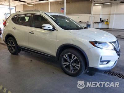 Czwarte zdjęcie samochodu z boku: 2017 NISSAN ROGUE SL VIN:5N1AT2MV1HC847581 - miniatura