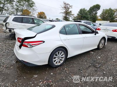 Trzecie zdjęcie samochodu z tyłu: 2019 TOYOTA CAMRY LE VIN:4T1B11HK4KU197201 - miniatura