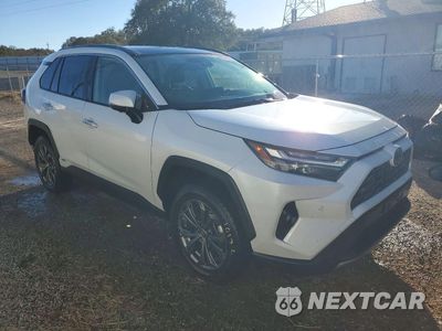 Czwarte zdjęcie samochodu z boku: 2024 TOYOTA RAV4 LIMITED VIN:JTMD6RFV0RJ043123 - miniatura