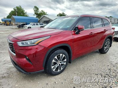 2021 TOYOTA HIGHLANDER XLE 5TDHZRBH1MS094697 - główne zdjęcie licytacji z USA - miniatura