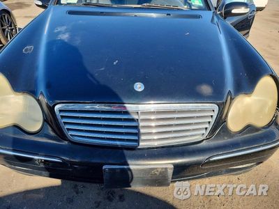 Zdjęcie 11 z 13 samochodu: 2004 MERCEDES-BENZ C 240 4MATIC VIN:WDBRF81J64F443332 - miniatura