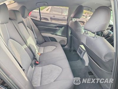 Zdjęcie 10 z 12 samochodu: 2021 TOYOTA CAMRY LE VIN:4T1C11AK0MU435949 - miniatura