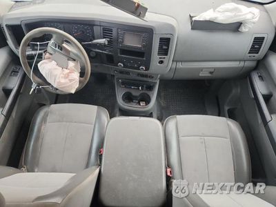 Zdjęcie 8 z 13 samochodu: 2014 NISSAN NV 2500 HD S VIN:1N6AF0LY8EN103940 - miniatura