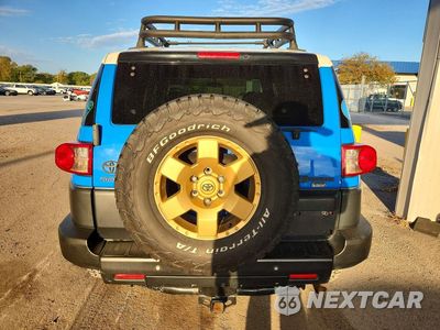 Zdjęcie 6 z 13 samochodu: 2007 TOYOTA FJ CRUISER BASE VIN:JTEBU11F770007216 - miniatura