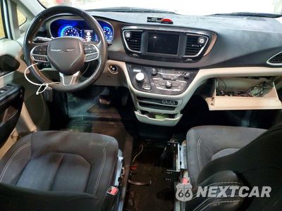Zdjęcie 8 z 13 samochodu: 2023 CHRYSLER VOYAGER LX VIN:2C4RC1CG0PR587796 - miniatura