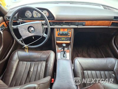Zdjęcie 8 z 13 samochodu: 1983 MERCEDES-BENZ 380 SEL VIN:WDBCA33A3DB038346 - miniatura