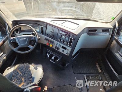 Zdjęcie 8 z 14 samochodu: 2020 FREIGHTLINER CASCADIA 126