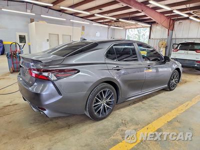 Trzecie zdjęcie samochodu z tyłu: 2021 TOYOTA CAMRY SE VIN:4T1G11AK8MU521723 - miniatura