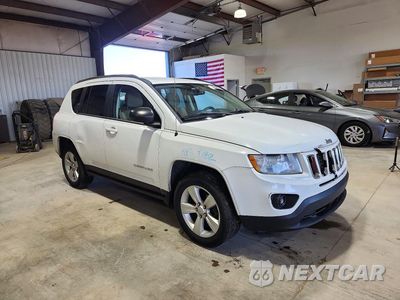 Czwarte zdjęcie samochodu z boku: 2013 JEEP COMPASS SPORT VIN:1C4NJCBB6DD283425 - miniatura