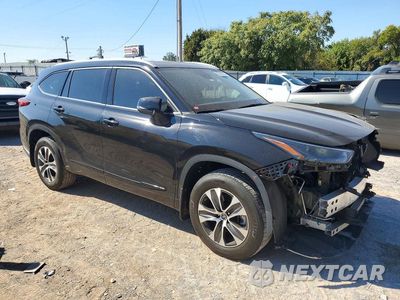 Czwarte zdjęcie samochodu z boku: 2022 TOYOTA HIGHLANDER XLE VIN:5TDGZRAH9NS143322 - miniatura