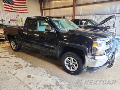 Czwarte zdjęcie samochodu z boku: 2016 CHEVROLET SILVERADO K1500 VIN:1GCVKNEC4GZ208288 - miniatura