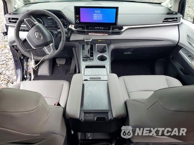 Zdjęcie 8 z 13 samochodu: 2026 TOYOTA SIENNA XLE 8-PASSENGER VIN:5TDYRKEC8TS343129 - miniatura