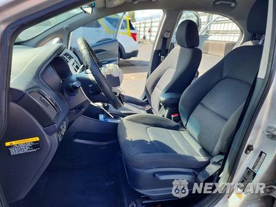 Zdjęcie 7 z 13 samochodu: 2012 KIA RIO 5-DOOR EX VIN:KNADN5A37C6028157 - miniatura