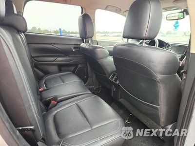 Zdjęcie 11 z 13 samochodu: 2019 MITSUBISHI OUTLANDER SE VIN:JA4AD3A36KZ005005 - miniatura