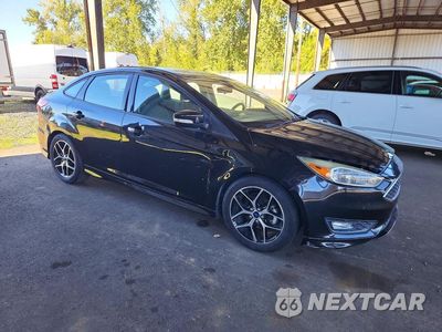 Czwarte zdjęcie samochodu z boku: 2015 FORD FOCUS SE VIN:1FADP3F22FL364117 - miniatura