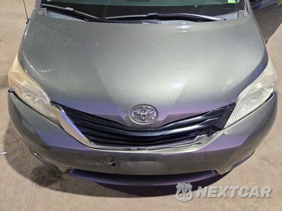 Zdjęcie 12 z 13 samochodu: 2011 TOYOTA SIENNA LE VIN:5TDKK3DC5BS115122 - miniatura