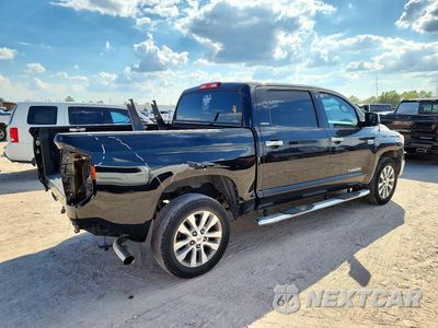Trzecie zdjęcie samochodu z tyłu: 2017 TOYOTA TUNDRA CREWMAX LIMITED VIN:5TFFW5F11HX213144 - miniatura