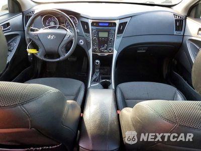 Zdjęcie 8 z 12 samochodu: 2011 HYUNDAI SONATA SE VIN:5NPEC4AC0BH048522 - miniatura