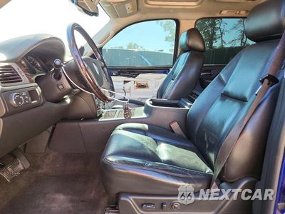 Zdjęcie 7 z 13 samochodu: 2010 GMC YUKON XL DENALI VIN:1GKUKMEFXAR224491 - miniatura