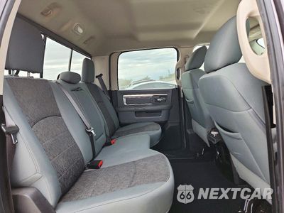 Zdjęcie 10 z 12 samochodu: 2019 RAM 1500 CLASSIC SLT VIN:1C6RR6LT8KS529443 - miniatura