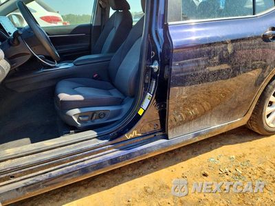 Zdjęcie 12 z 13 samochodu: 2022 TOYOTA CAMRY LE VIN:4T1C11AK5NU007604 - miniatura