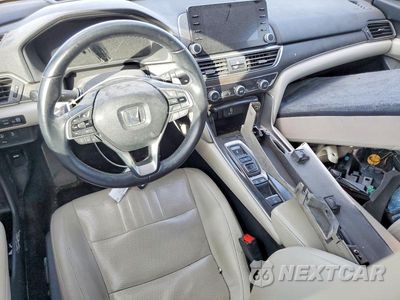 Zdjęcie 8 z 13 samochodu: 2018 HONDA ACCORD TOURING VIN:1HGCV2F97JA022767 - miniatura