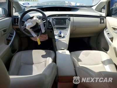 Zdjęcie 8 z 12 samochodu: 2010 TOYOTA PRIUS III VIN:JTDKN3DU4A0093115 - miniatura