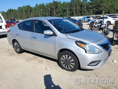 Czwarte zdjęcie samochodu z boku: 2019 NISSAN VERSA SV VIN:3N1CN7AP7KL867181 - miniatura
