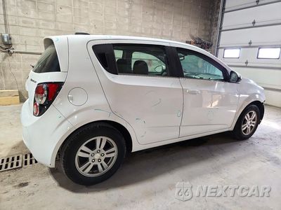 Trzecie zdjęcie samochodu z tyłu: 2015 CHEVROLET SONIC LT VIN:1G1JC6SH9F4102294 - miniatura