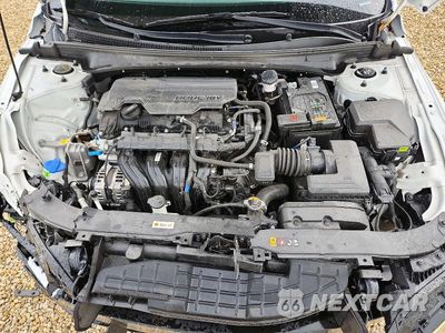 Zdjęcie 11 z 12 samochodu: 2025 HYUNDAI ELANTRA LIMITED VIN:KMHLP4DGXSU996891 - miniatura