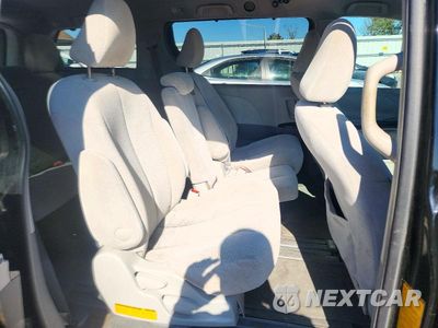 Zdjęcie 11 z 13 samochodu: 2011 TOYOTA SIENNA LE VIN:5TDKK3DC9BS144056 - miniatura