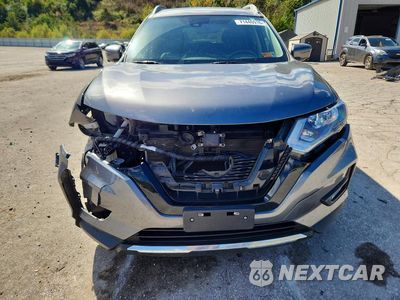 Piąte zdjęcie samochodu w środku: 2019 NISSAN ROGUE SL VIN:5N1AT2MV8KC743287 - miniatura