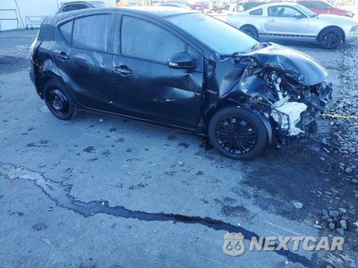 Czwarte zdjęcie samochodu z boku: 2016 TOYOTA PRIUS C TWO VIN:JTDKDTB35G1127367 - miniatura