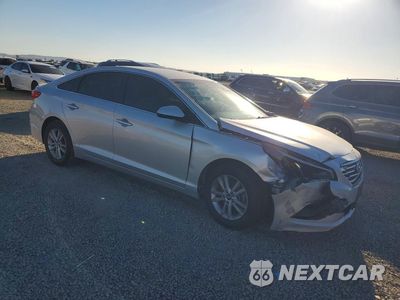 Czwarte zdjęcie samochodu z boku: 2015 HYUNDAI SONATA SE VIN:5NPE24AF2FH013483 - miniatura
