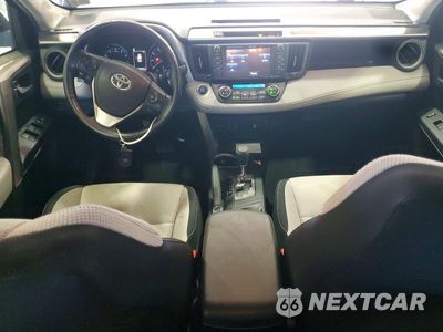 Zdjęcie 8 z 13 samochodu: 2018 TOYOTA RAV4 XLE VIN:JTMRFREV9JJ235930 - miniatura
