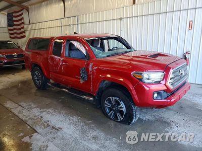 Czwarte zdjęcie samochodu z boku: 2017 TOYOTA TACOMA TRD SPORT VIN:5TFSZ5AN8HX111730 - miniatura