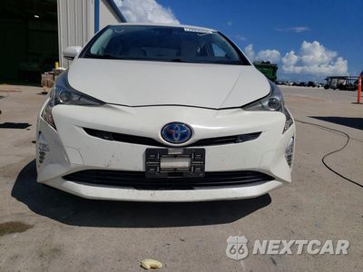 Piąte zdjęcie samochodu w środku: 2017 TOYOTA PRIUS THREE TOURING VIN:JTDKARFU9H3043010 - miniatura