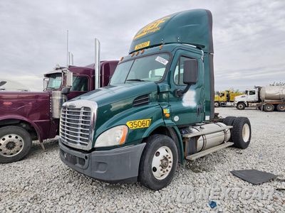 2016 FREIGHTLINER CASCADIA 113 SEMI TRUCK 3AKBGADV9GDHE0221 - główne zdjęcie licytacji z USA - miniatura