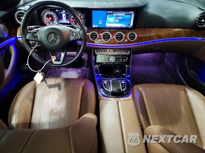 Zdjęcie 8 z 13 samochodu: 2017 MERCEDES-BENZ E 300 4MATIC VIN:WDDZF4KB5HA132940 - miniatura