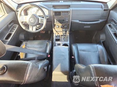 Zdjęcie 8 z 12 samochodu: 2012 JEEP LIBERTY LIMITED VIN:1C4PJMCK4CW149707 - miniatura