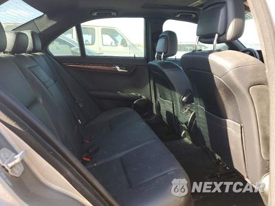 Zdjęcie 10 z 12 samochodu: 2010 MERCEDES-BENZ C 300 VIN:WDDGF5EB6AR115340 - miniatura