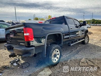 Trzecie zdjęcie samochodu z tyłu: 2019 GMC SIERRA K2500 DENALI VIN:1GT12SEY0KF107283 - miniatura